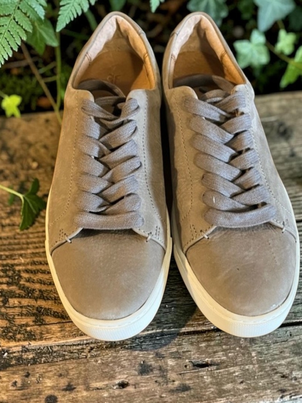 Frye Ivy Low Lace Sneakers in Gray Tumbled Nubuck Leather Women's 8.5 EUC - Picture 3 of 7